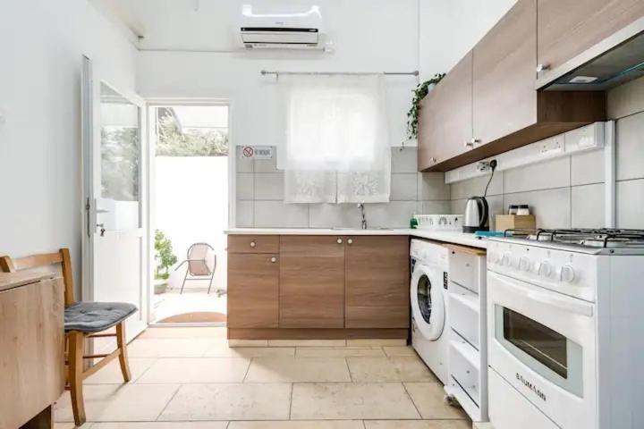 Cozy And Traditional - Ec Studios ลาร์นาคา ภายนอก รูปภาพ